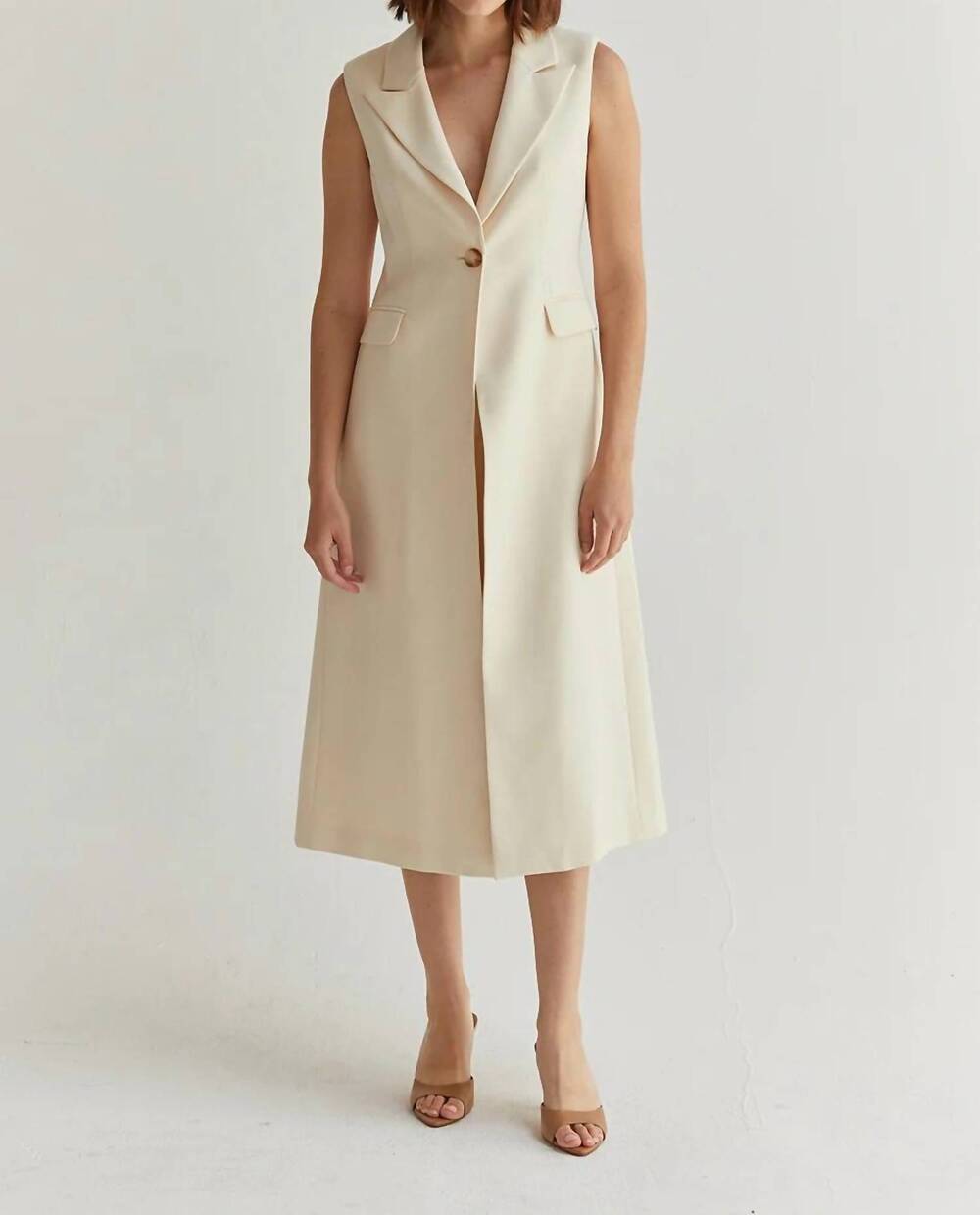 NEW CRESCENT sasha sleeveless long blazer in cream
